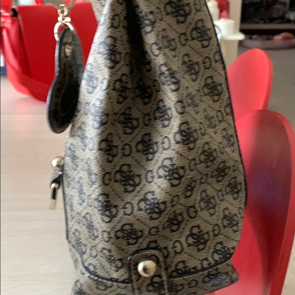 Guess (9) - Picture 3 of 5